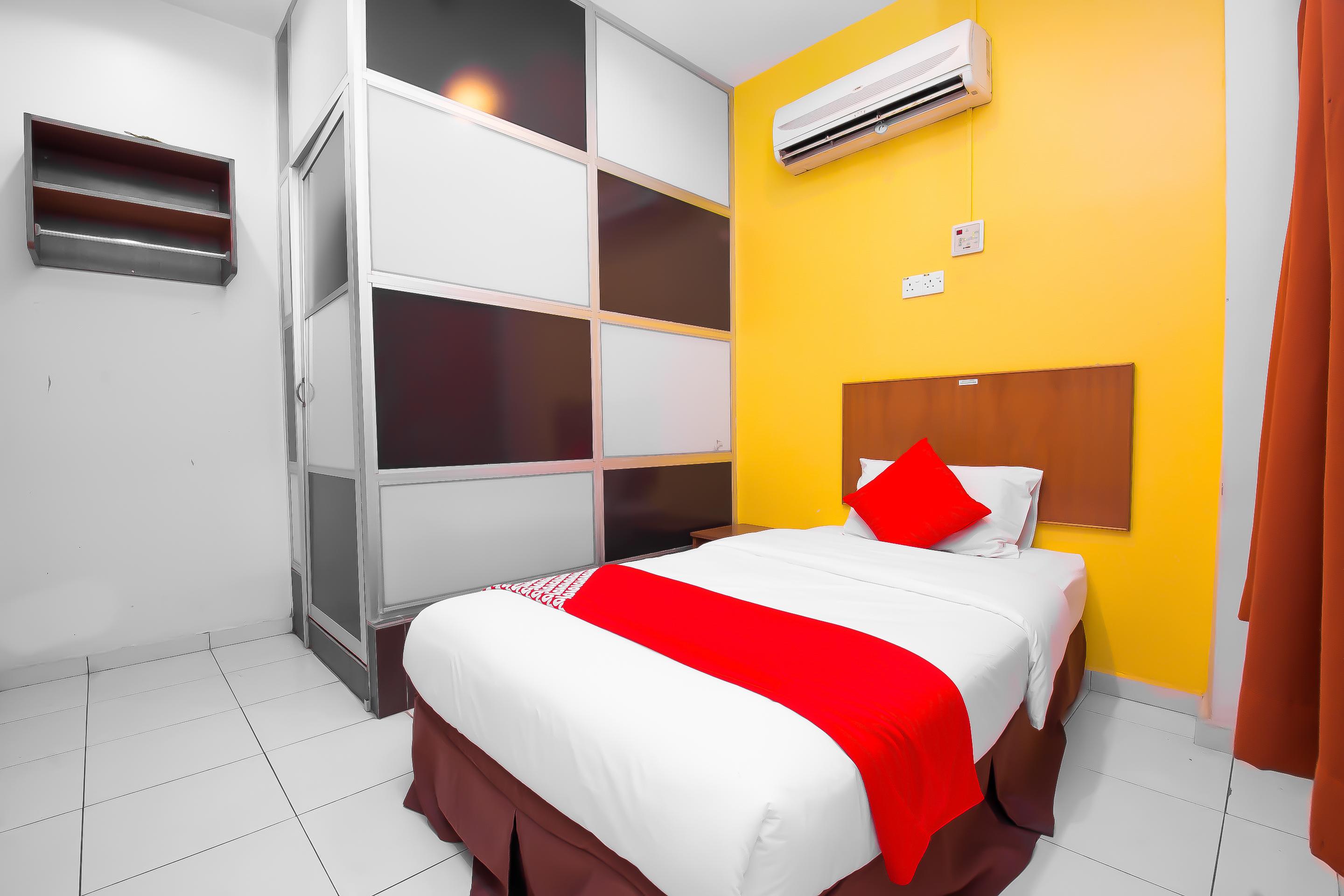 Oyo 582 Hotel Walk Inn Kampong Pasir Puteh  Exterior foto