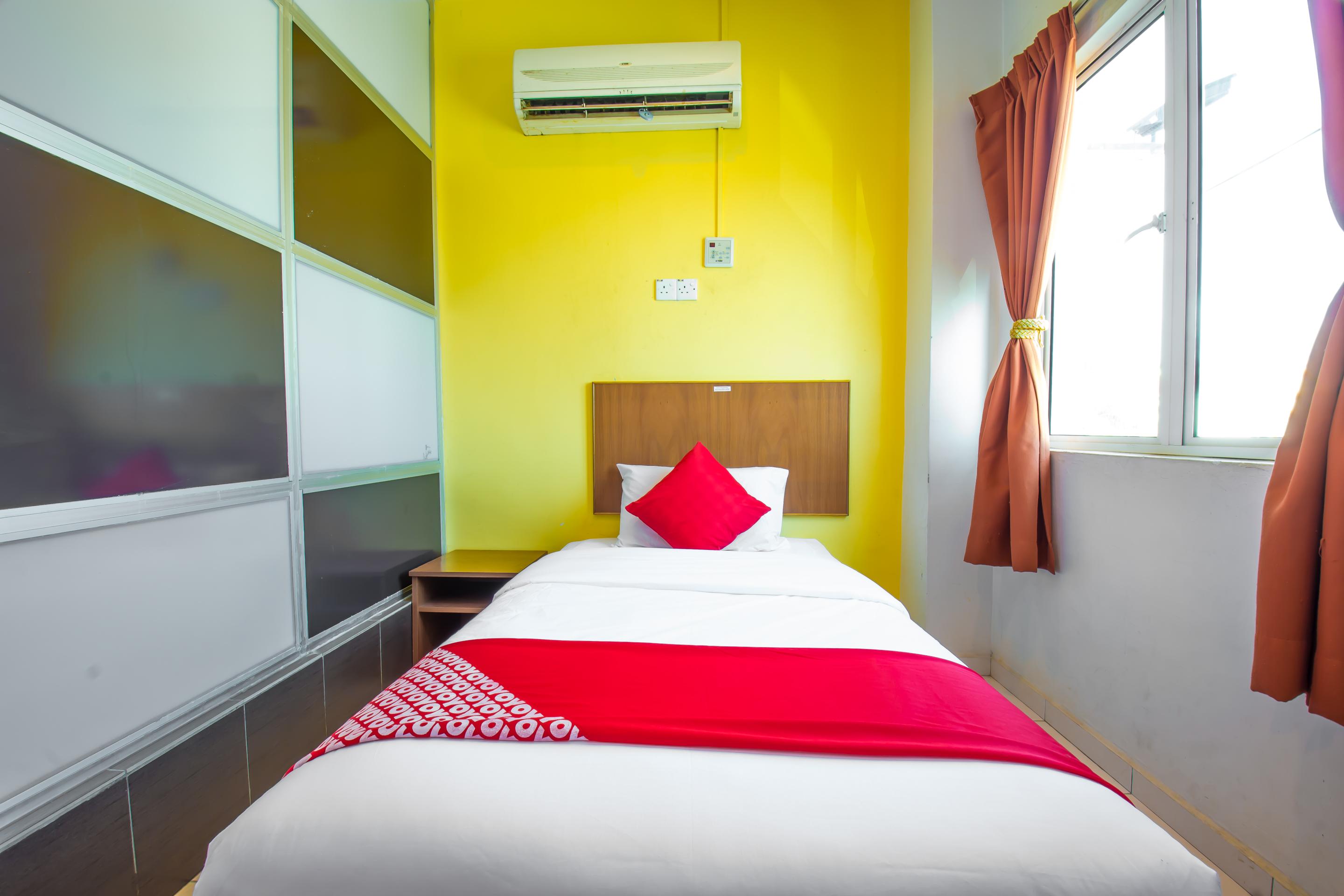 Oyo 582 Hotel Walk Inn Kampong Pasir Puteh  Exterior foto