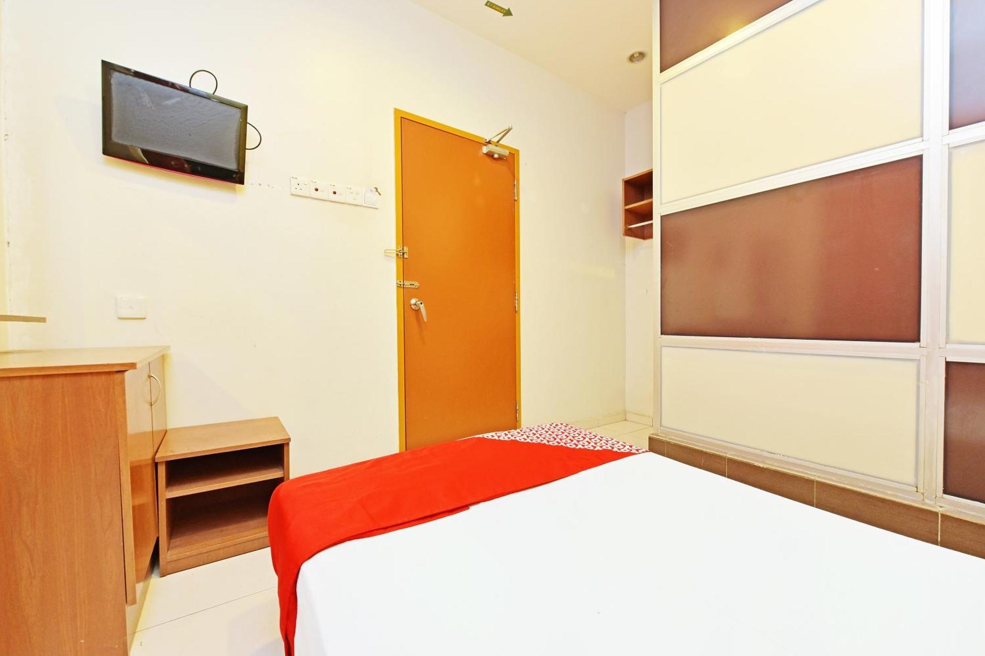 Oyo 582 Hotel Walk Inn Kampong Pasir Puteh  Exterior foto