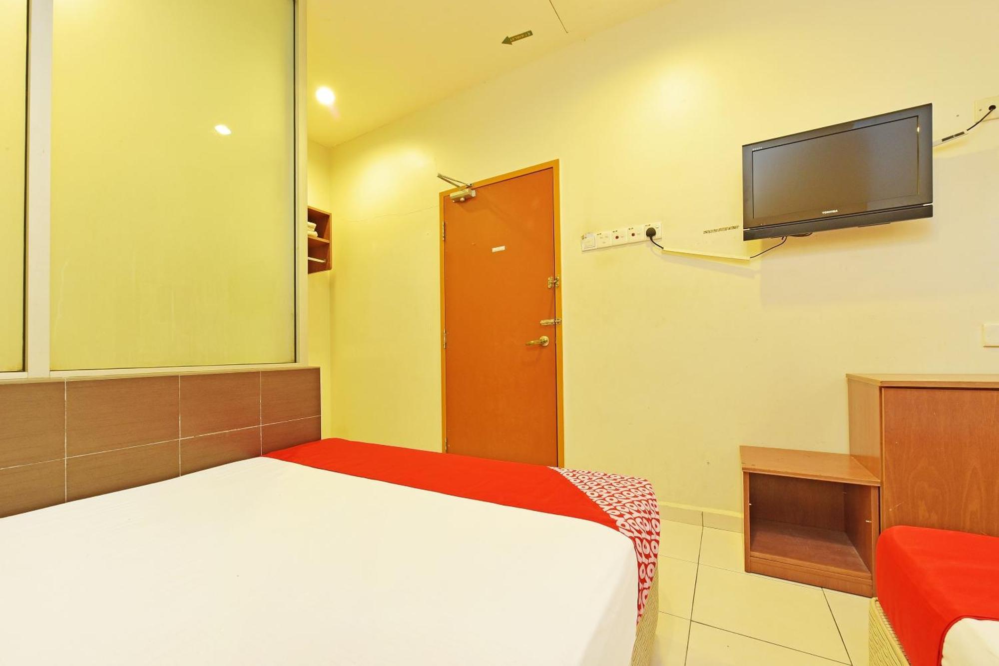 Oyo 582 Hotel Walk Inn Kampong Pasir Puteh  Exterior foto